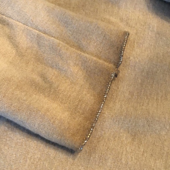 Sunny Studio silver thread trimmed v-neck cuddly textured long dolman sleeve top - Picture 12 of 13